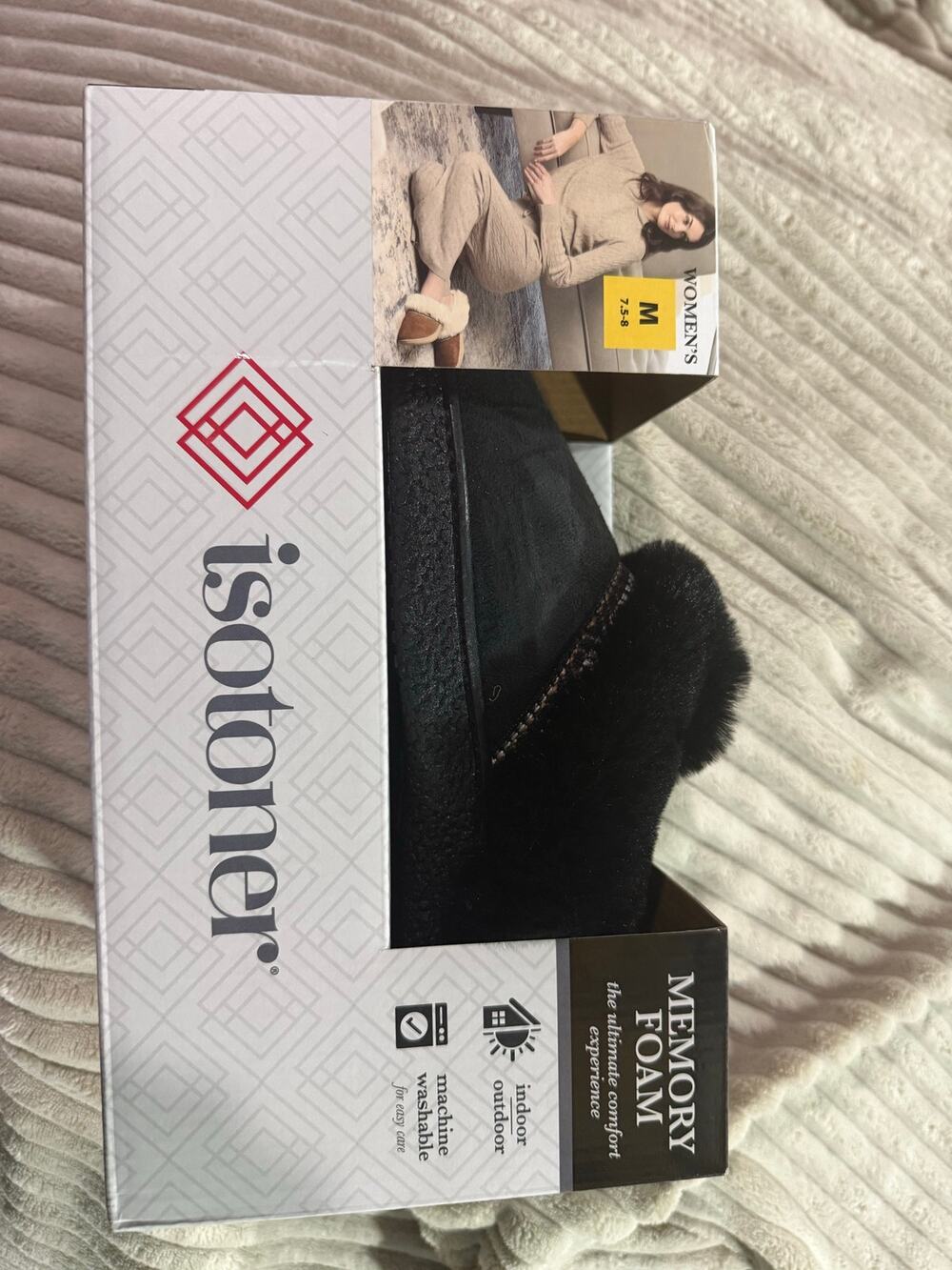 Isotoner Women’s Memory Foam Slippers Black Size M 7.5-8 New In Box Plush Cozy